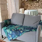 Vivez Dans Un Magnifique Village Normand De La Halle