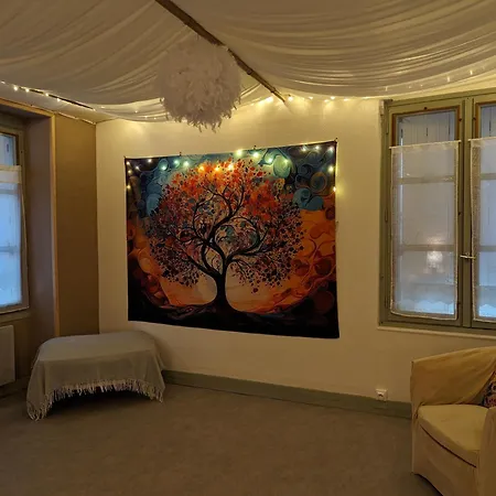 Vivez Dans Un Magnifique Village Normand Hébergement de vacances La Carneille