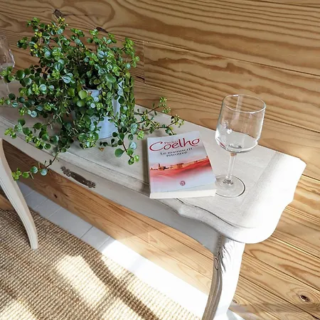 Vivez Dans Un Magnifique Village Normand Hébergement de vacances La Carneille