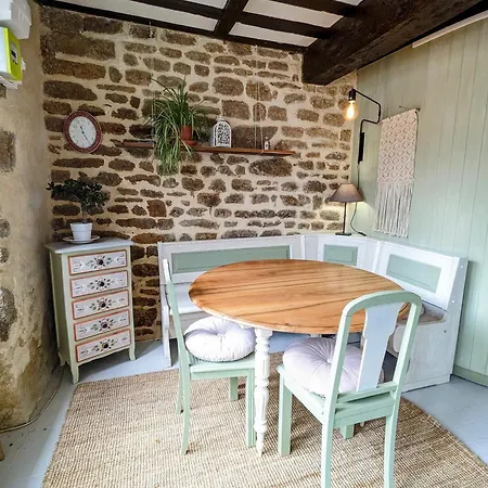 Holiday home Vivez Dans Un Magnifique Village Normand La Carneille