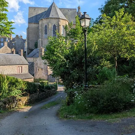 Vivez Dans Un Magnifique Village Normand De La Halle Дом отдыха La Carneille