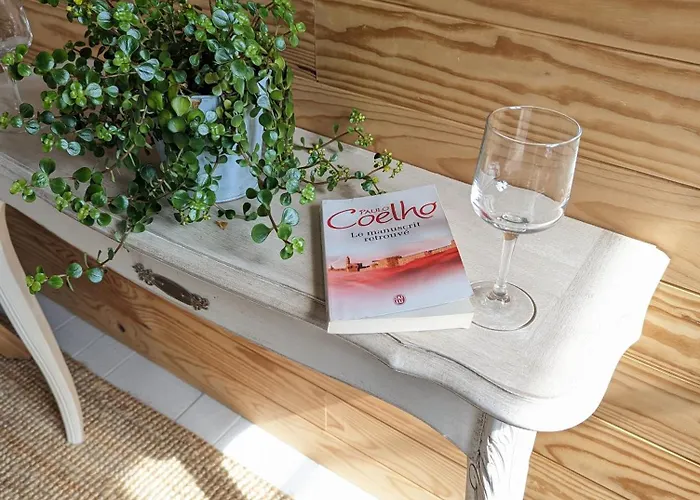 Vivez Dans Un Magnifique Village Normand Hébergement de vacances La Carneille